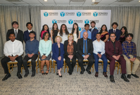  Celebrating the Class of 2025 Vals & Sals