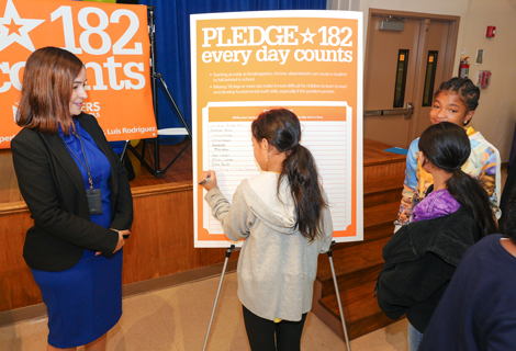 School 9 Students Take the Pledge 